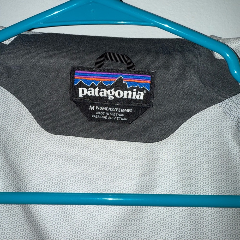 Patagonia Light Yellow and Gray Jacket - Picture 4 of 6